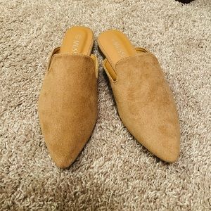 Tan mules